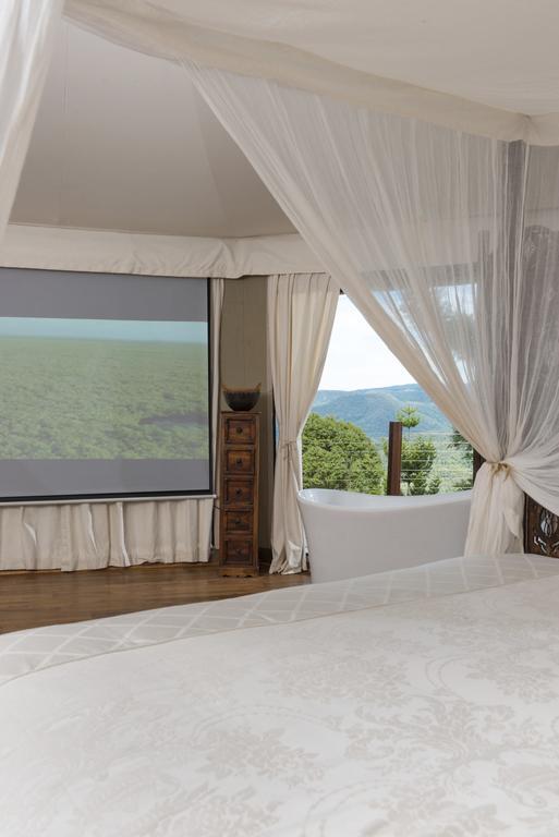 Отель Clouds Safari Beechmont Экстерьер фото