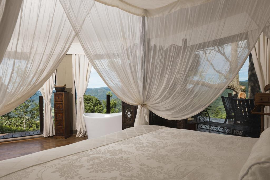 Отель Clouds Safari Beechmont Экстерьер фото